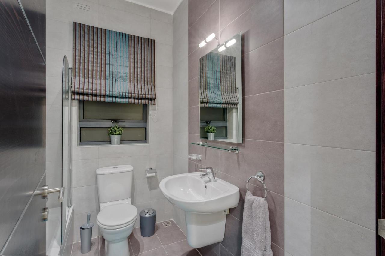 Luxury Apartment, Prime Location in St Julians San Ġiljan Extérieur photo