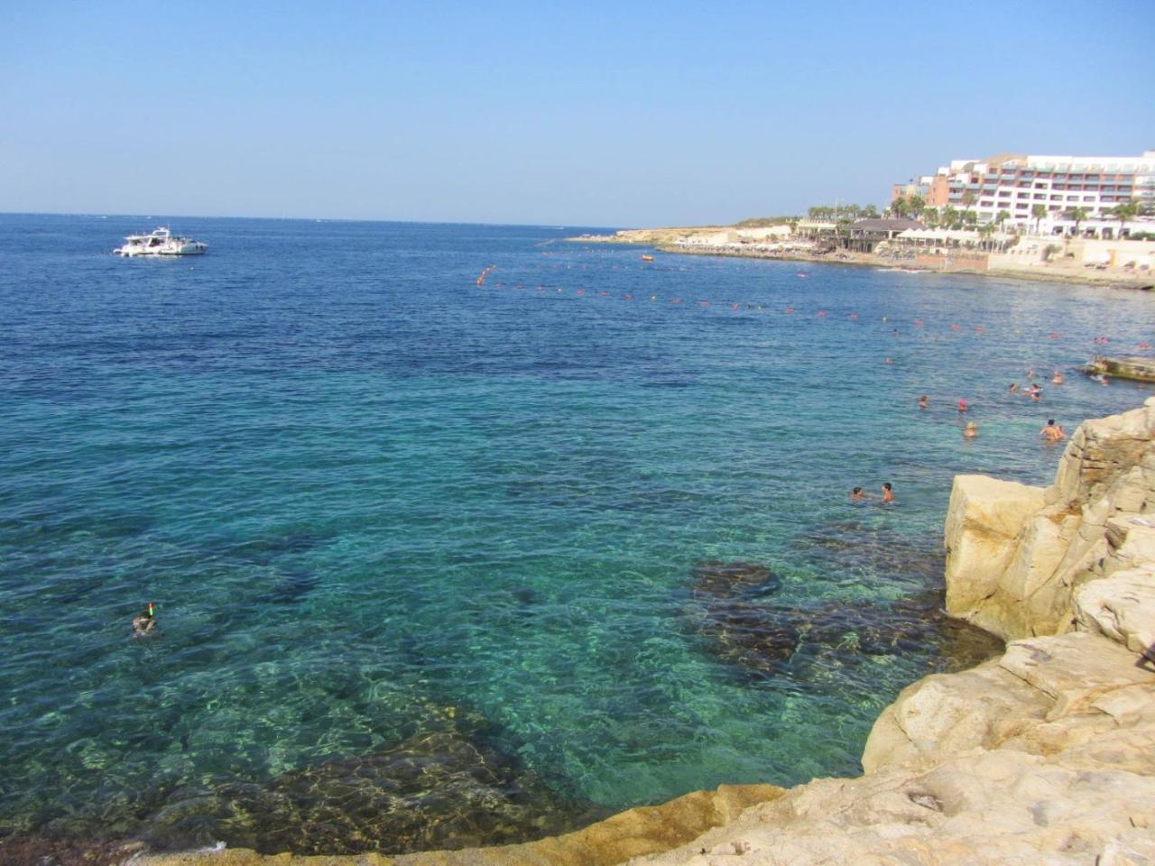 Luxury Apartment, Prime Location in St Julians San Ġiljan Extérieur photo
